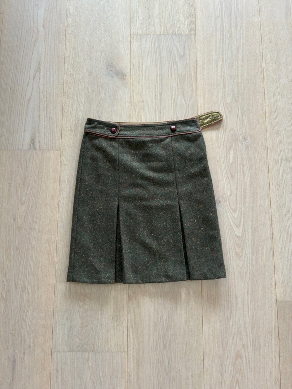CYNTHIA STEFFE! Olive Green Tweed Pleated  Skirt with Tan Leather Trim!
